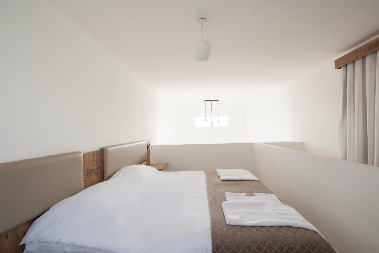 Deniz Airport Suites Никозия Екстериор снимка